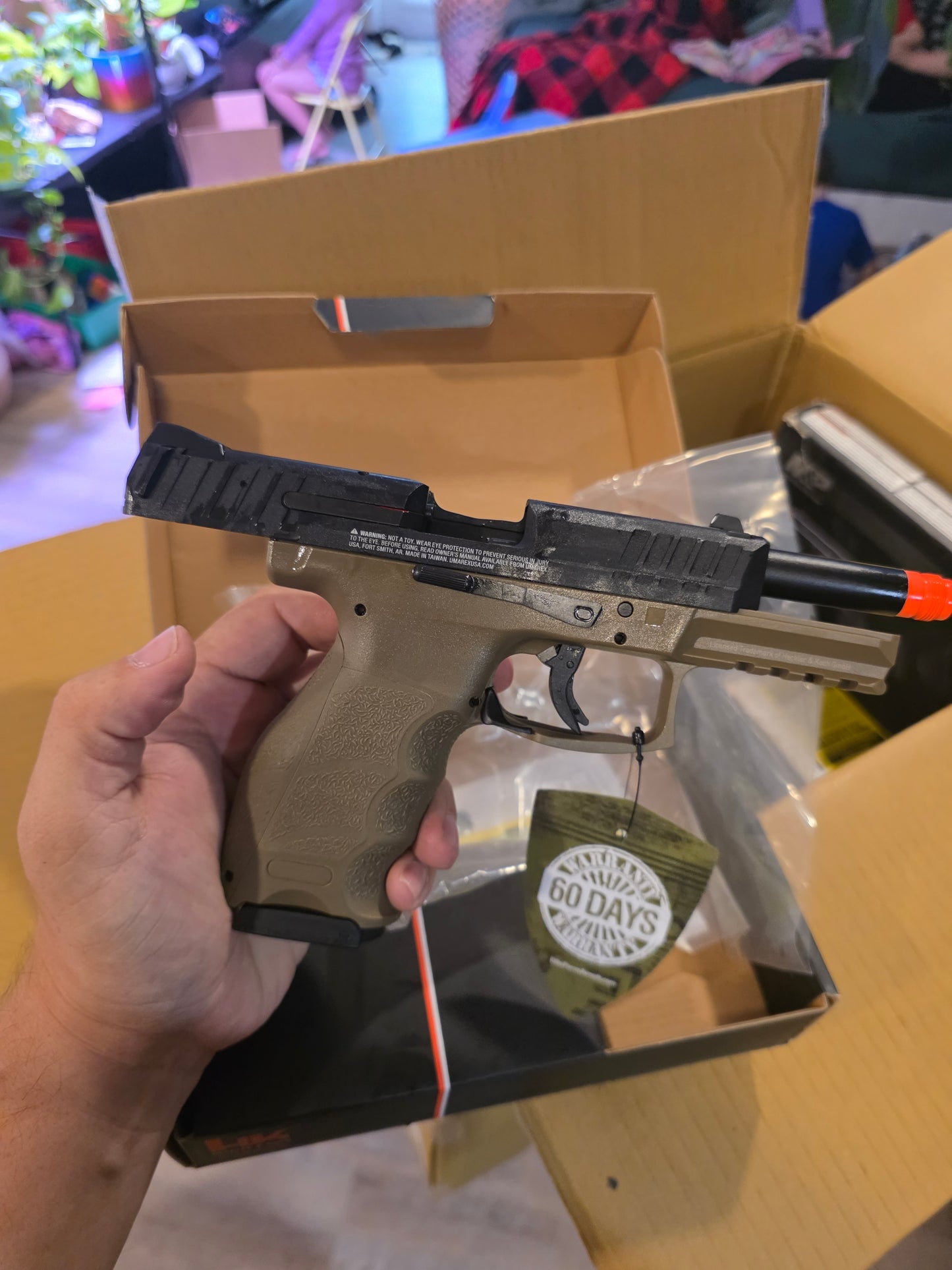 Used UMAREX / H&K Licensed VP9 Striker Fired Full Size Airsoft GBB Pistol (Color: Black / Flat Dark Earth)